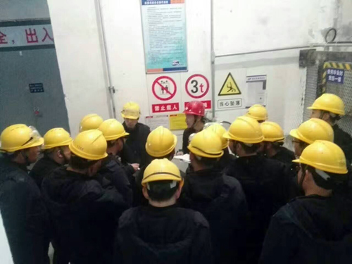 鏈條防爆導(dǎo)軌式升降平臺 鏈條防爆導(dǎo)軌式升降平臺